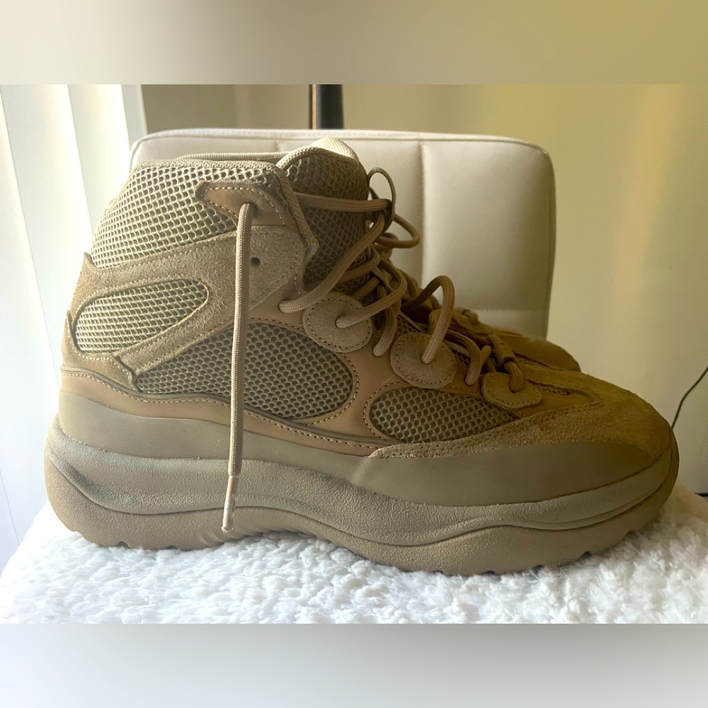 Adidas Yeezy desert boot rock.size 13